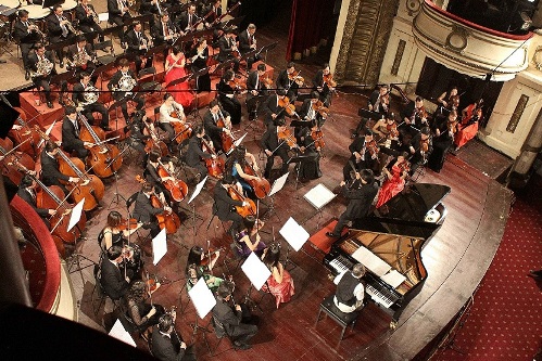 ການປະສານດົນຕີເປີດສາກ “ຊຸມມື້ເອີລົບ ປີ 2013”